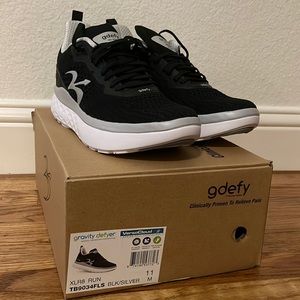 GDEFY Women’s XLR8 Run sneakers Size 11